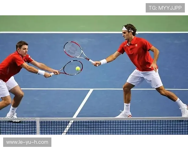 双打配合技巧解析：提升默契与战略的重要性