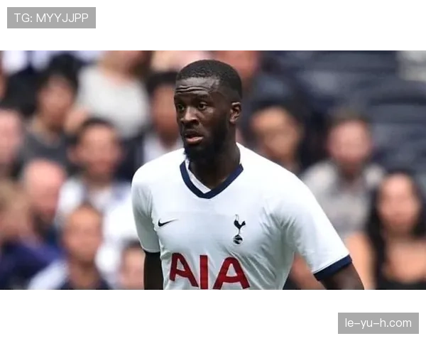 恩东贝莱教练盛赞球队表现，展望未来挑战迎突破